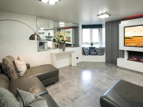 New Modern Hybrid 4 Bedroom 7 Bed 9 Guest Capacity * Londres