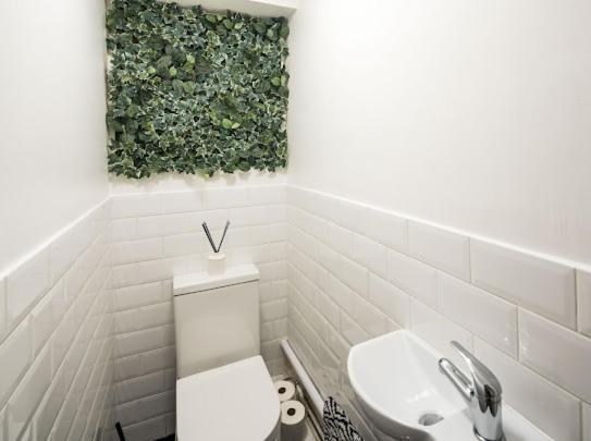 Apartamento New Modern Hybrid 4 Bedroom 7 Bed 9 Guest Capacity *